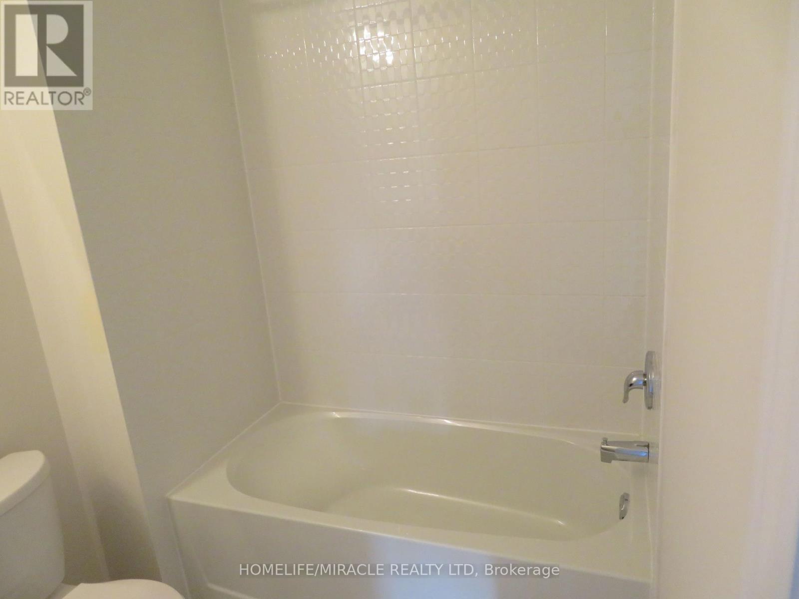 36 Valleybrook Road, Barrie, Ontario  L9J 0L5 - Photo 9 - S12395919