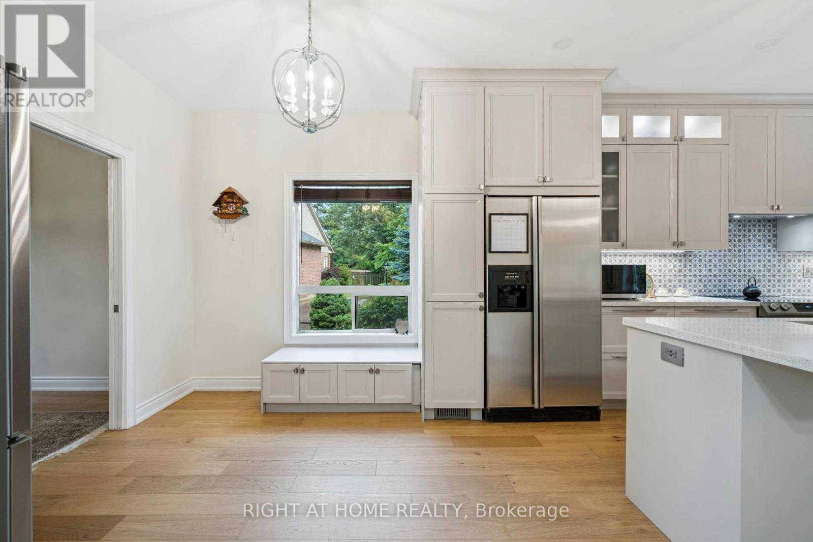2322 Woodridge Way, Oakville (Wc Wedgewood Creek), Ontario  L6H 6S3 - Photo 11 - W12395884