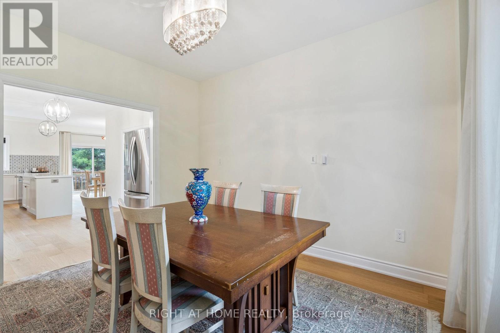 2322 Woodridge Way, Oakville (Wc Wedgewood Creek), Ontario  L6H 6S3 - Photo 13 - W12395884