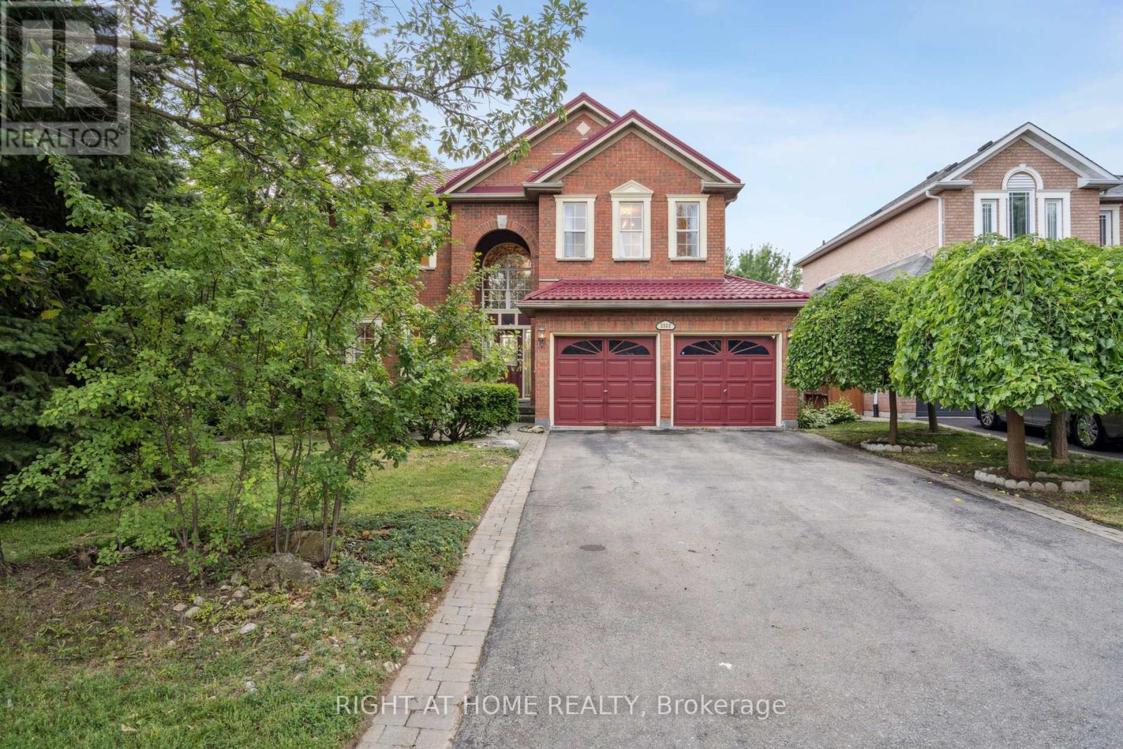 2322 Woodridge Way, Oakville (Wc Wedgewood Creek), Ontario  L6H 6S3 - Photo 3 - W12395884