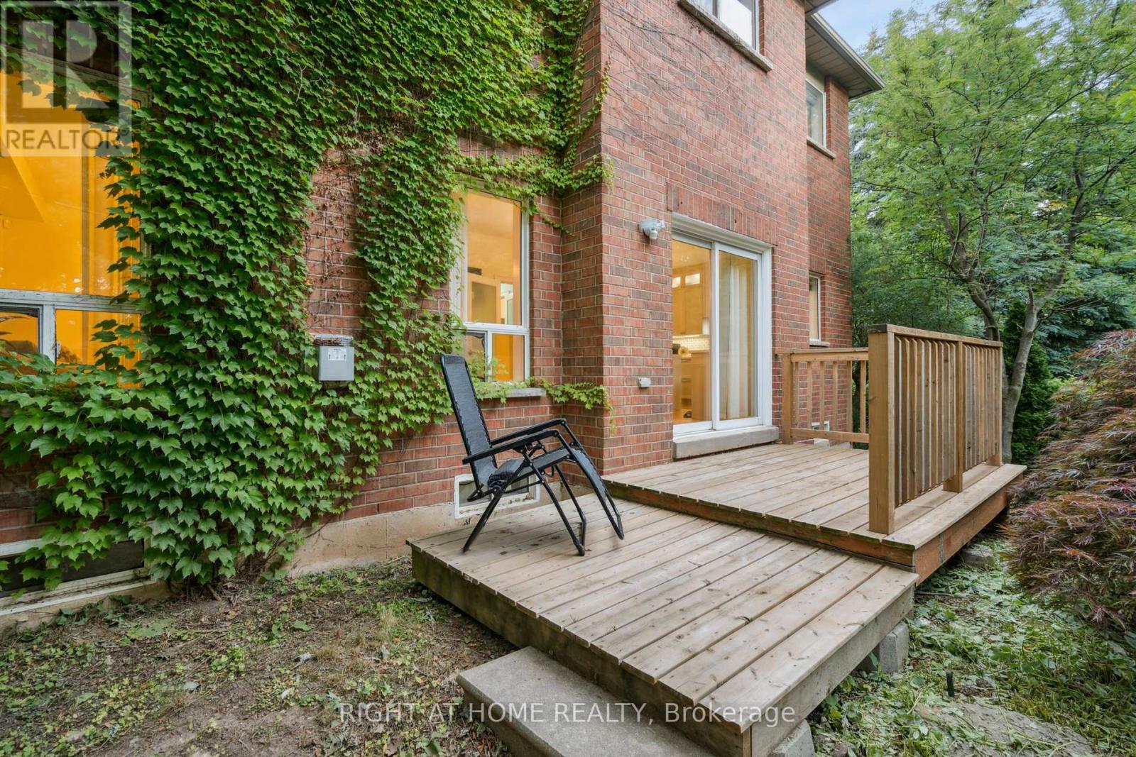 2322 Woodridge Way, Oakville (Wc Wedgewood Creek), Ontario  L6H 6S3 - Photo 31 - W12395884