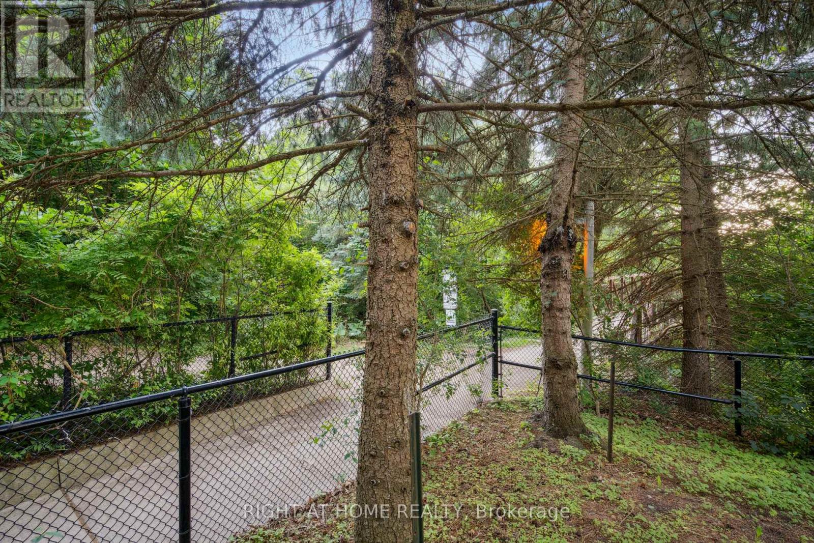 2322 Woodridge Way, Oakville (Wc Wedgewood Creek), Ontario  L6H 6S3 - Photo 33 - W12395884