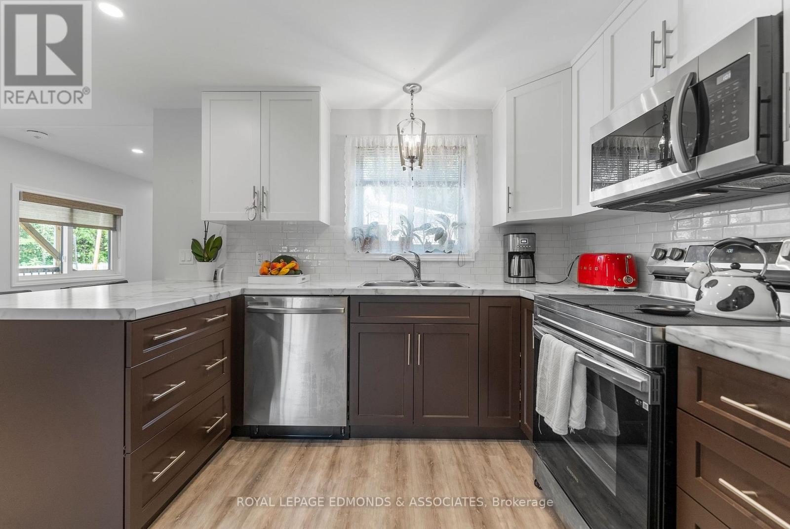 33 Robert Colin Lane, Whitewater Region, Ontario  K0J 1K0 - Photo 12 - X12395943