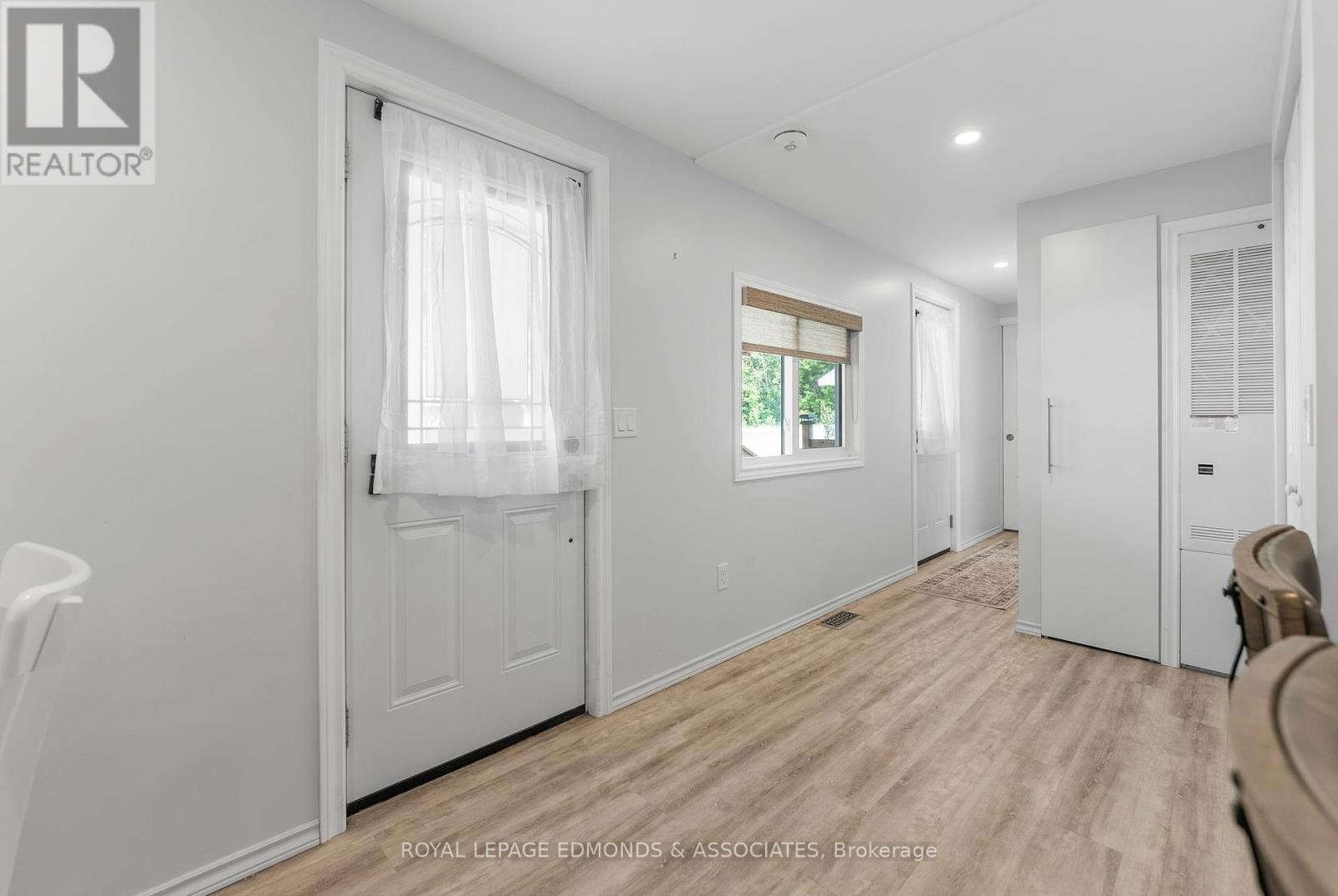 33 Robert Colin Lane, Whitewater Region, Ontario  K0J 1K0 - Photo 15 - X12395943