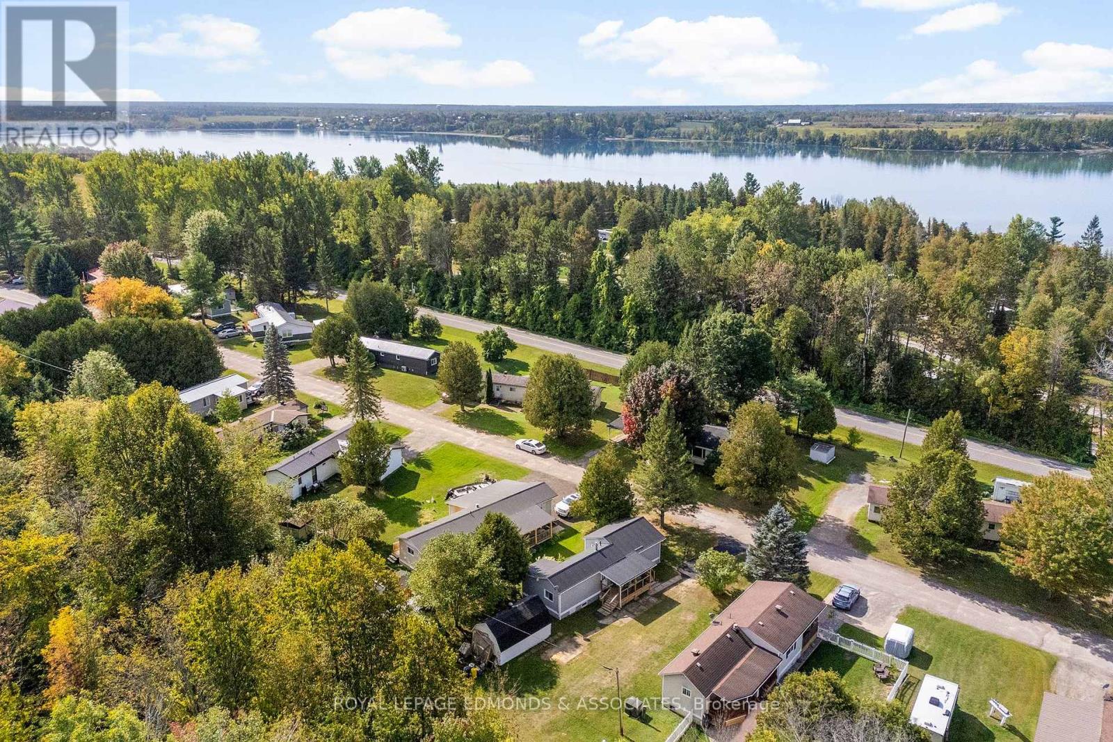 33 Robert Colin Lane, Whitewater Region, Ontario  K0J 1K0 - Photo 29 - X12395943