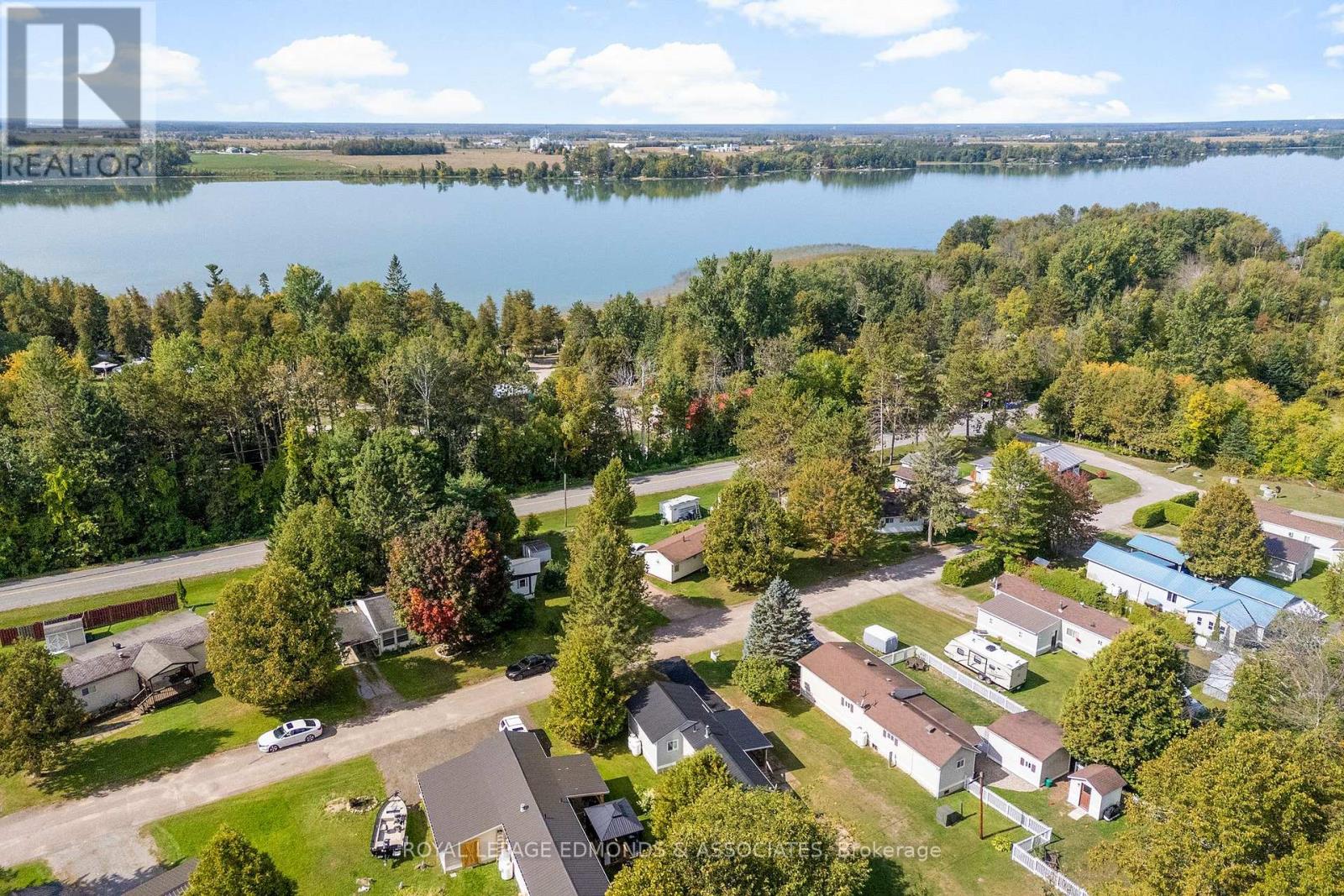 33 Robert Colin Lane, Whitewater Region, Ontario  K0J 1K0 - Photo 32 - X12395943