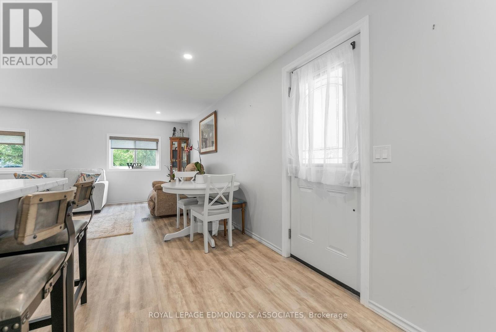 33 Robert Colin Lane, Whitewater Region, Ontario  K0J 1K0 - Photo 5 - X12395943