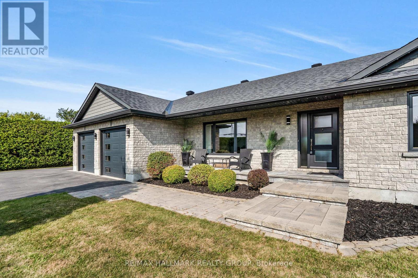 2321 Du Lac Road, Clarence-Rockland, Ontario  K0A 3N0 - Photo 4 - X12395955