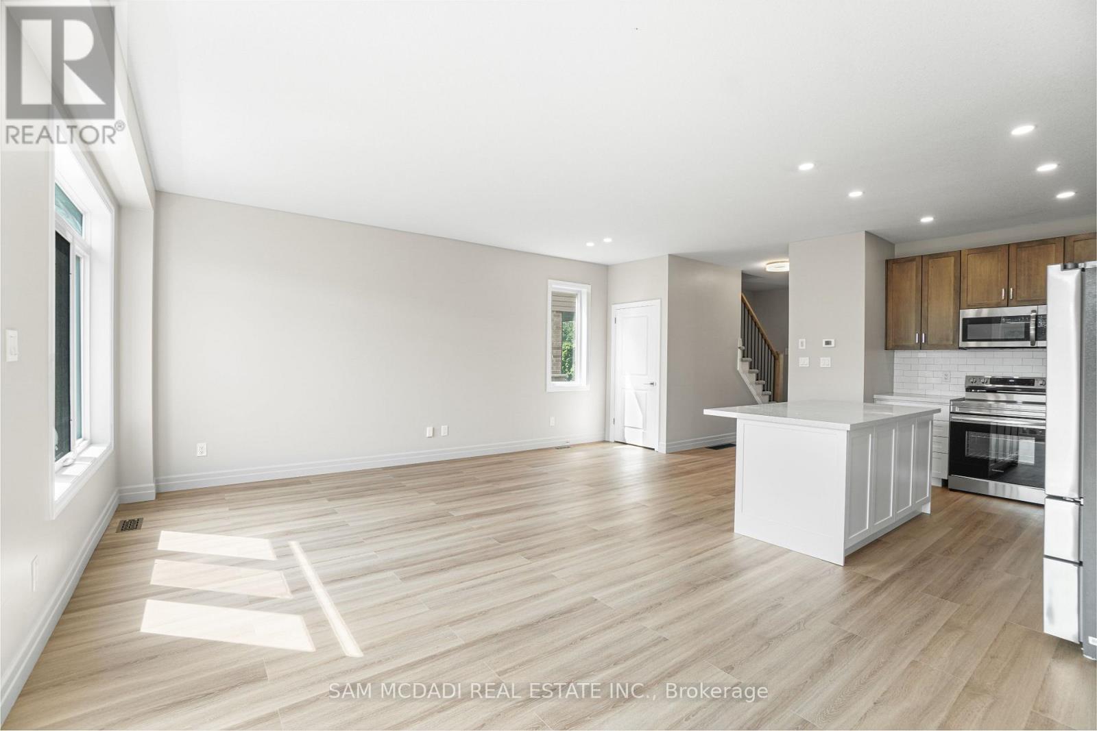 25 - 1023 Devonshire Avenue, Woodstock (Woodstock - North), Ontario  N4S 0E7 - Photo 13 - X12395918