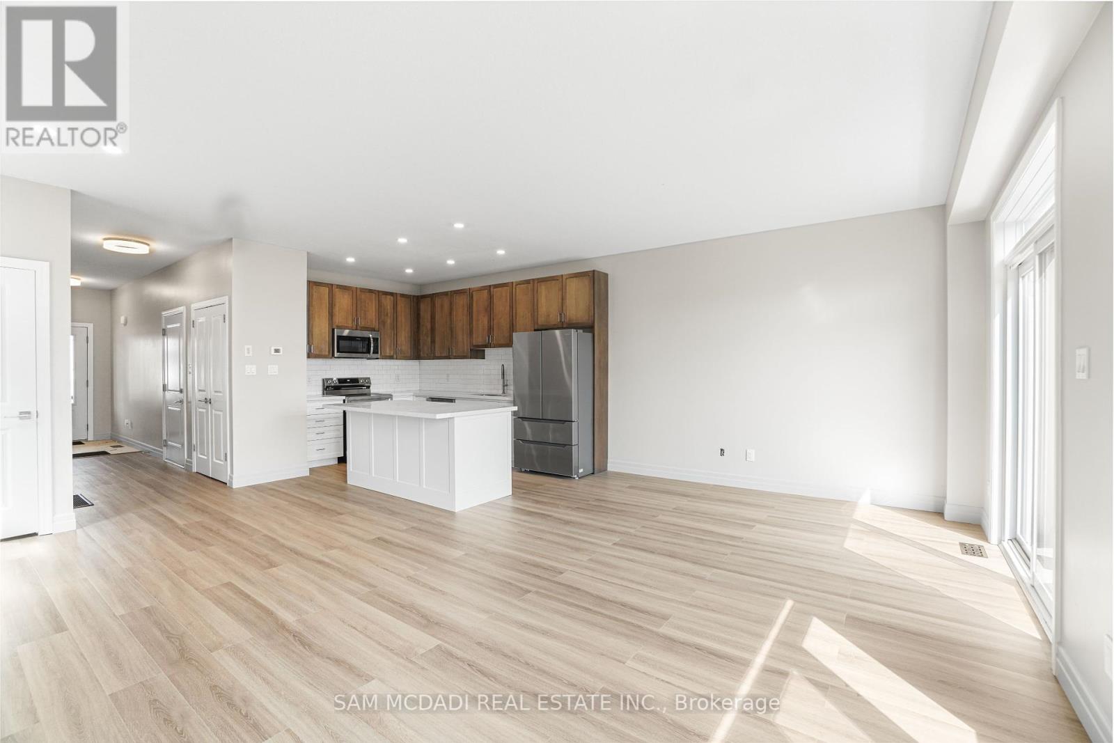 25 - 1023 Devonshire Avenue, Woodstock (Woodstock - North), Ontario  N4S 0E7 - Photo 15 - X12395918