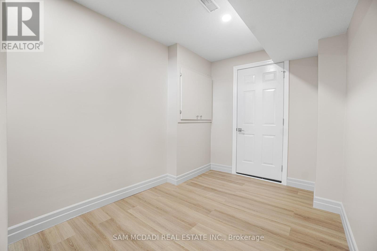 25 - 1023 Devonshire Avenue, Woodstock (Woodstock - North), Ontario  N4S 0E7 - Photo 38 - X12395918