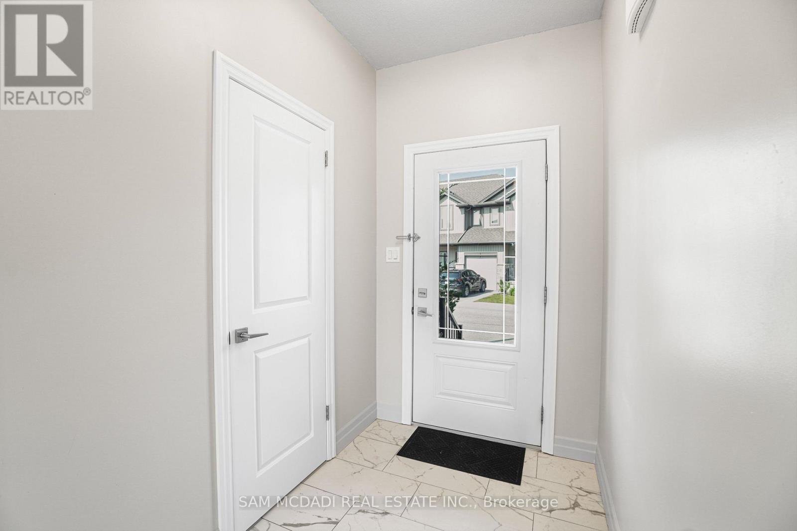 25 - 1023 Devonshire Avenue, Woodstock (Woodstock - North), Ontario  N4S 0E7 - Photo 4 - X12395918