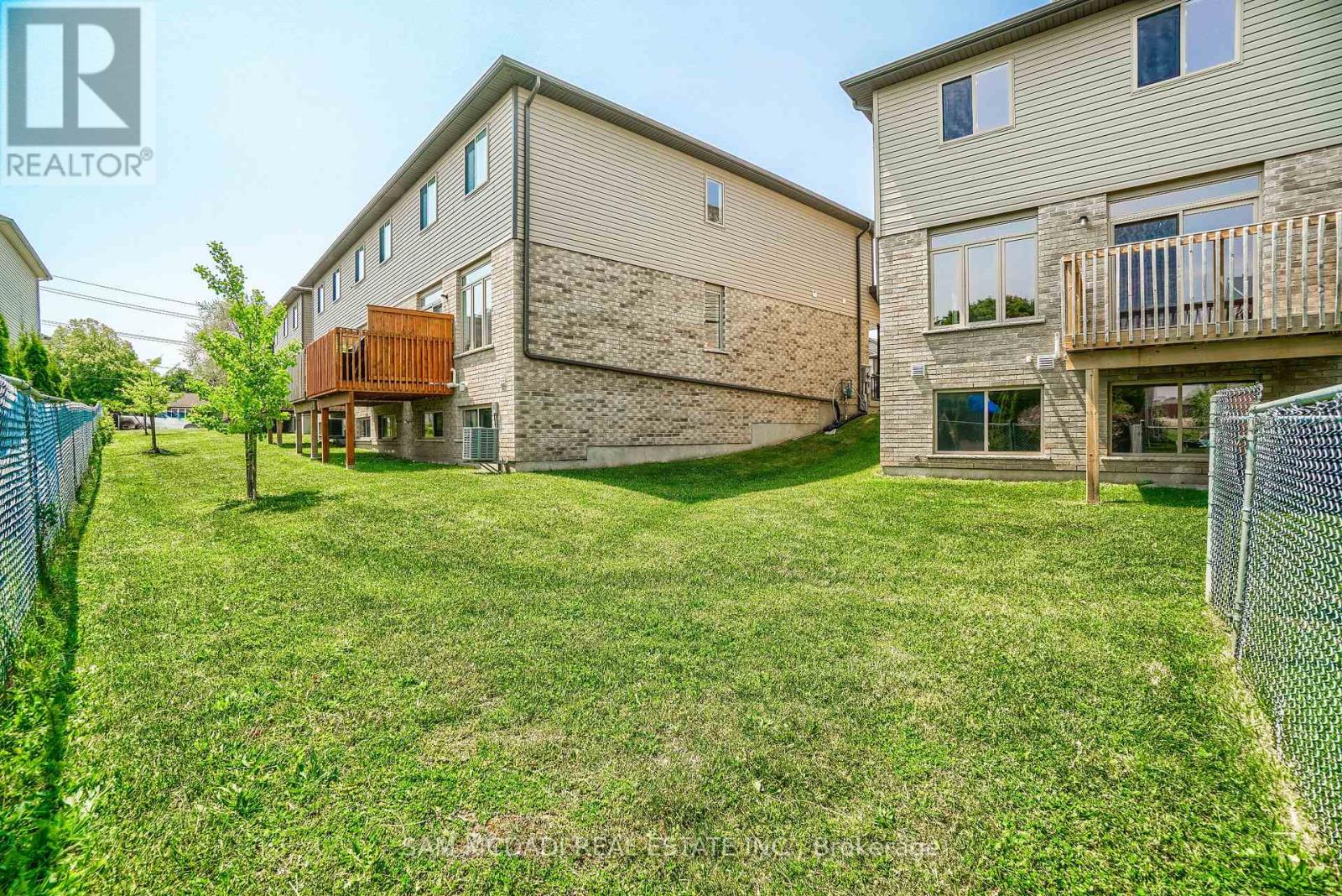 25 - 1023 Devonshire Avenue, Woodstock (Woodstock - North), Ontario  N4S 0E7 - Photo 48 - X12395918