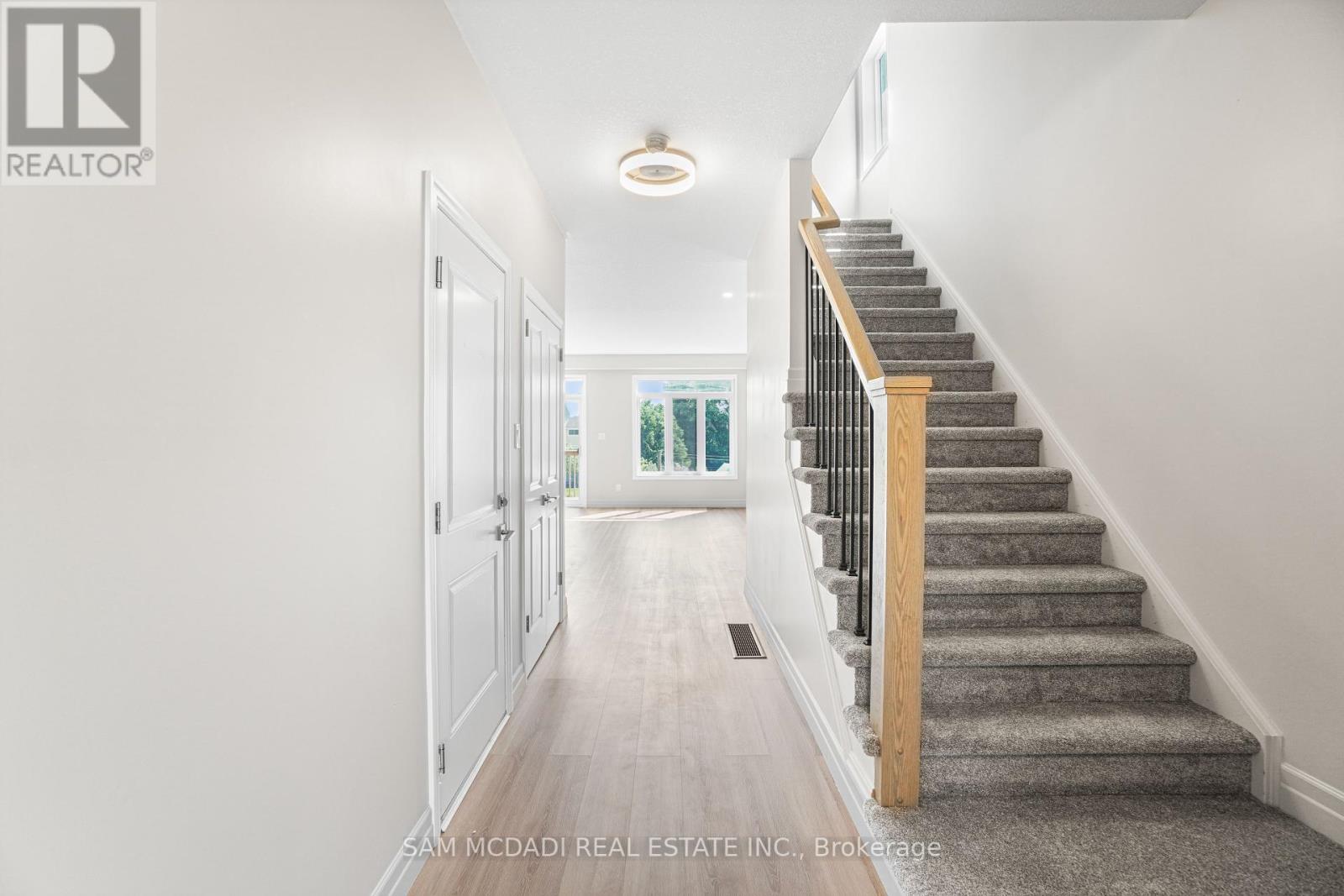 25 - 1023 Devonshire Avenue, Woodstock (Woodstock - North), Ontario  N4S 0E7 - Photo 5 - X12395918