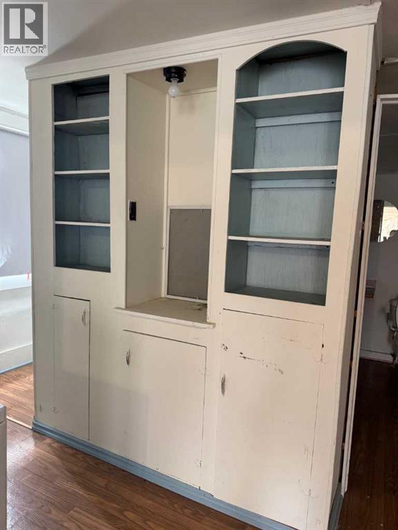 Property at 5824 52 Street image 3