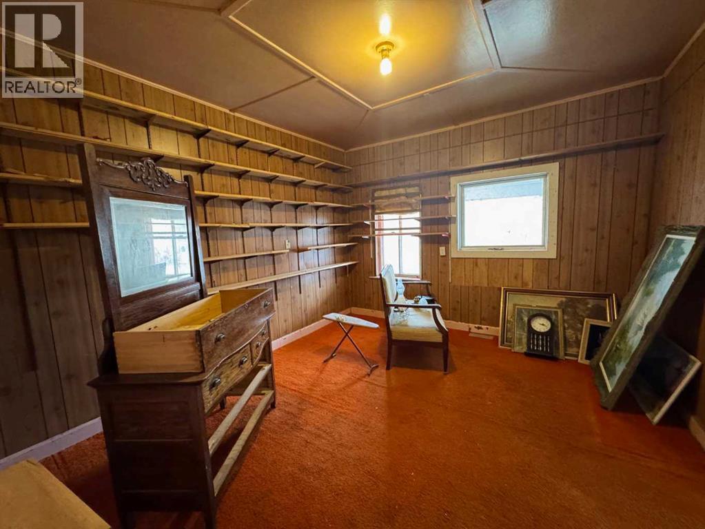 Property at 5824 52 Street image 4