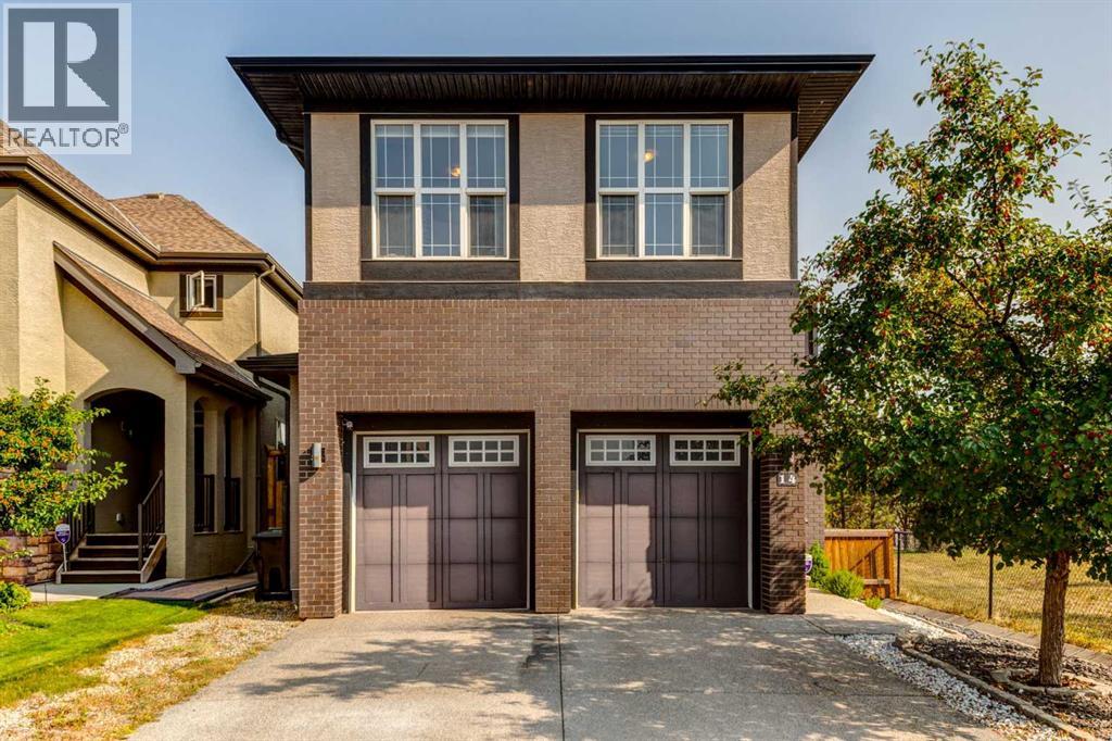 Property at 14 Marquis Heights SE image 1