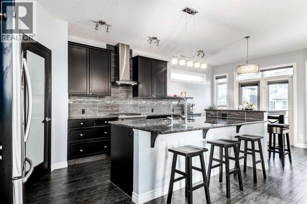 Property at 14 Marquis Heights SE image 2