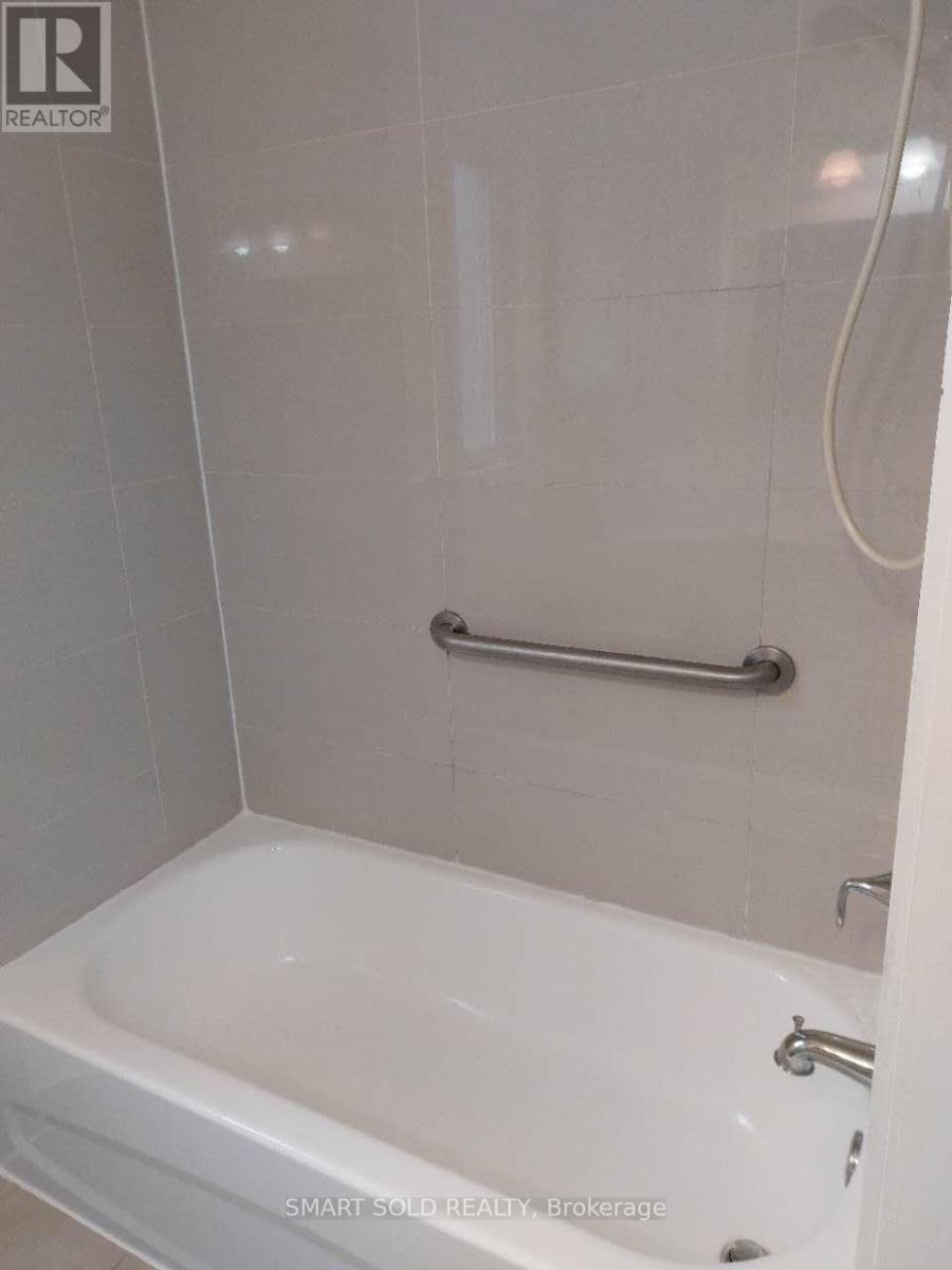 Main - 30 Yorkshire Road, Toronto, Ontario  M1K 3B6 - Photo 11 - E12395942