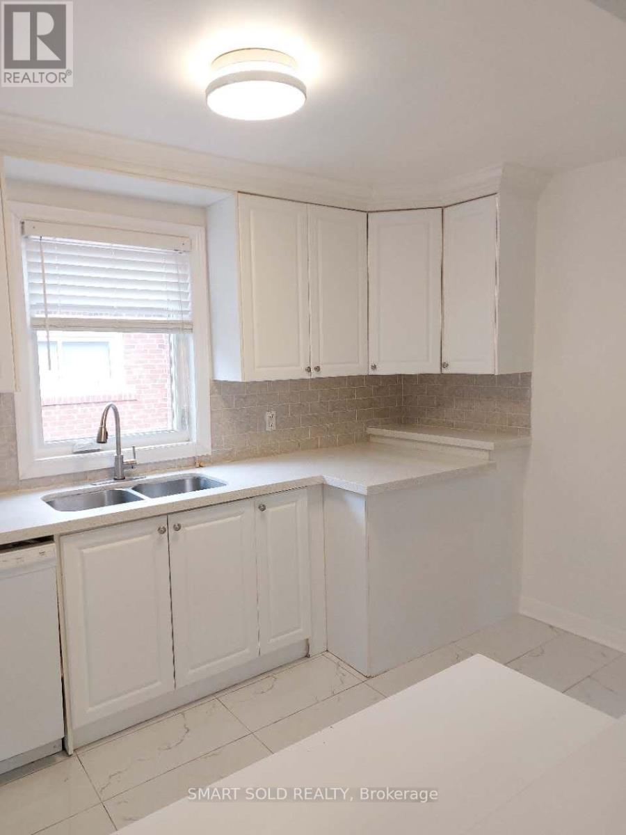 Main - 30 Yorkshire Road, Toronto, Ontario  M1K 3B6 - Photo 3 - E12395942