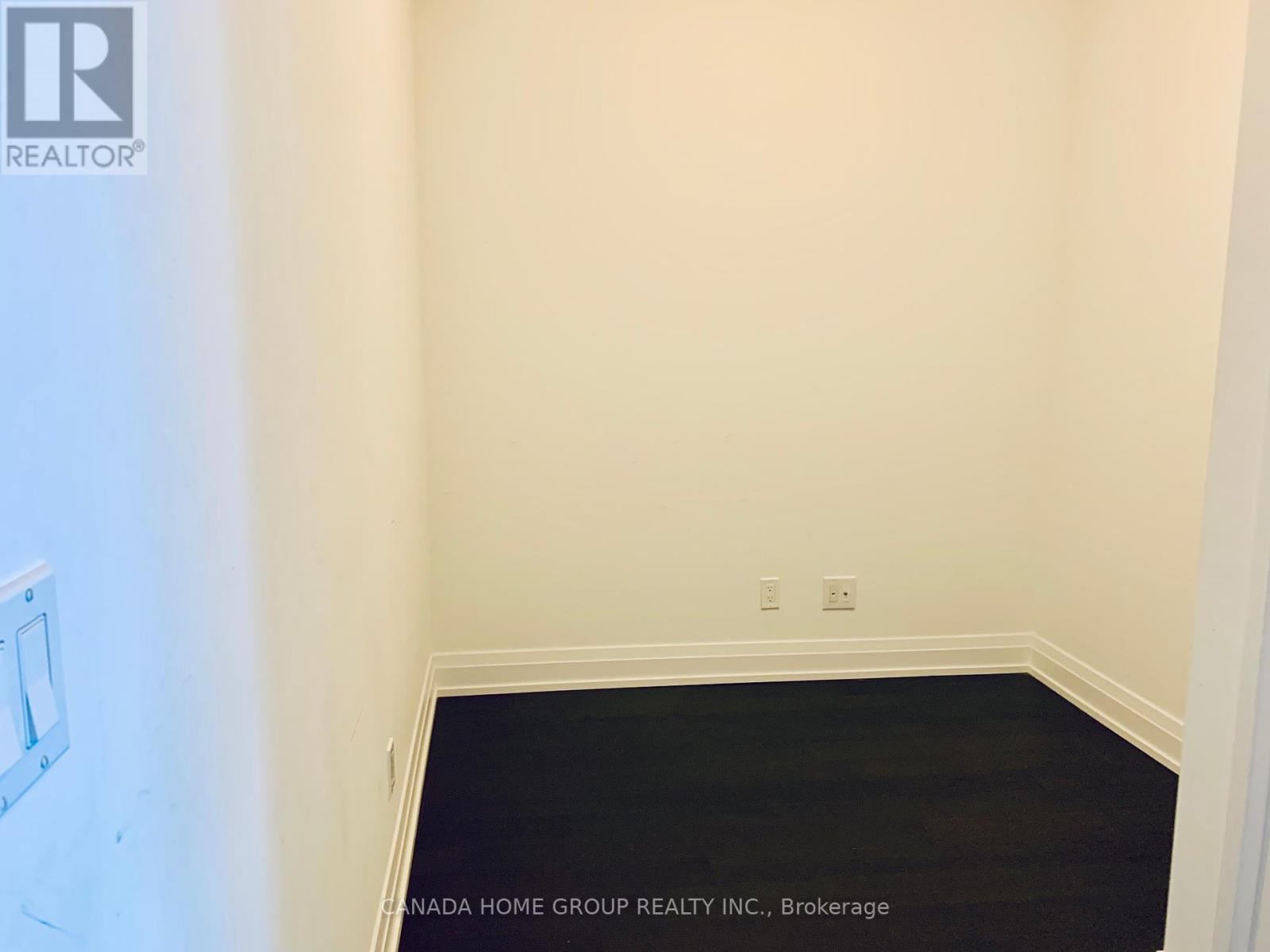 1410 - 65 Speers Road, Oakville, Ontario  L6K 0J1 - Photo 12 - W12394878