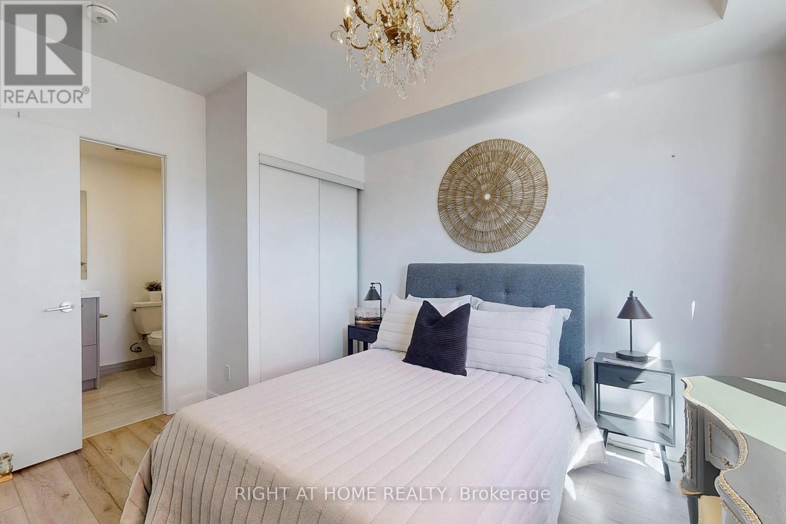 202 - 385 Osler Street, Toronto, Ontario  M6N 2Z4 - Photo 11 - W12395947