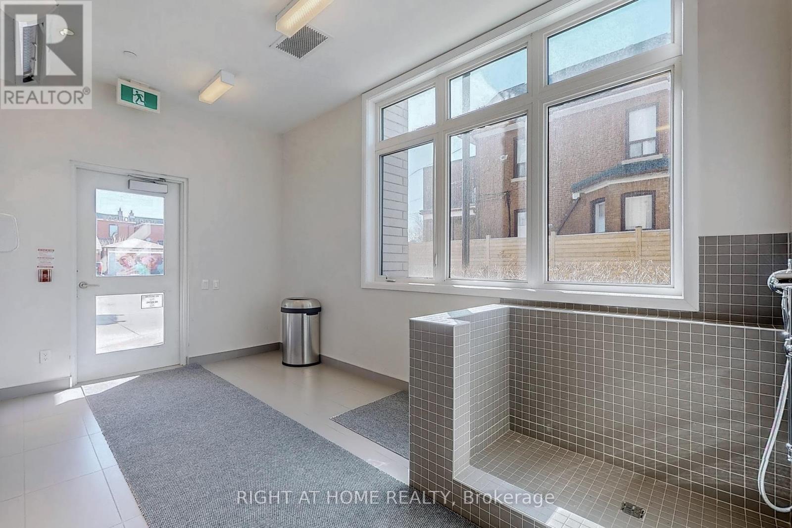 202 - 385 Osler Street, Toronto, Ontario  M6N 2Z4 - Photo 32 - W12395947