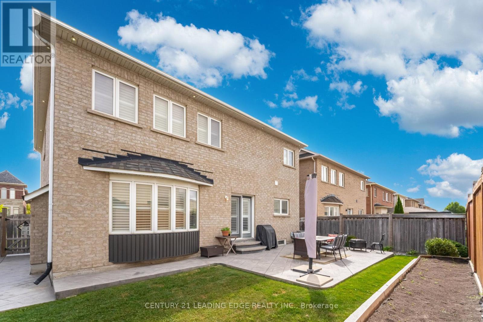 34 Royal Links Circle, Brampton, Ontario  L6P 2Z9 - Photo 18 - W12395948