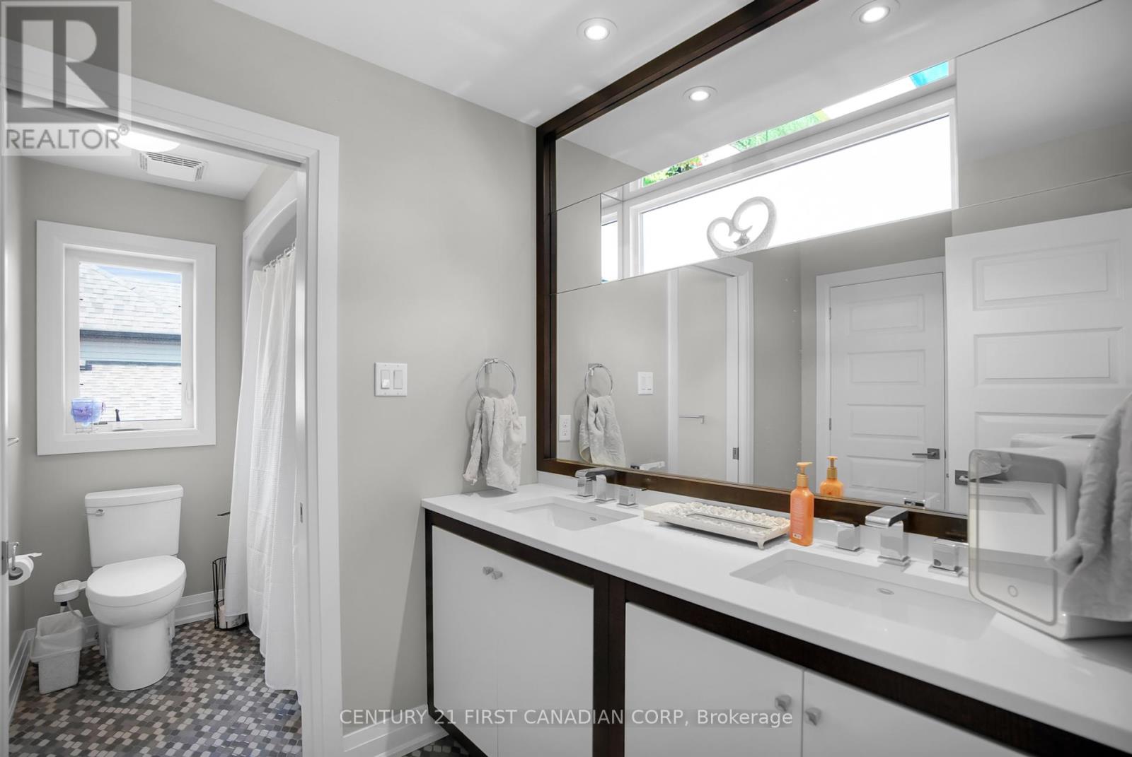 90 Pebblecreek Walk W, London North, Ontario  N6G 0K6 - Photo 34 - X12395962