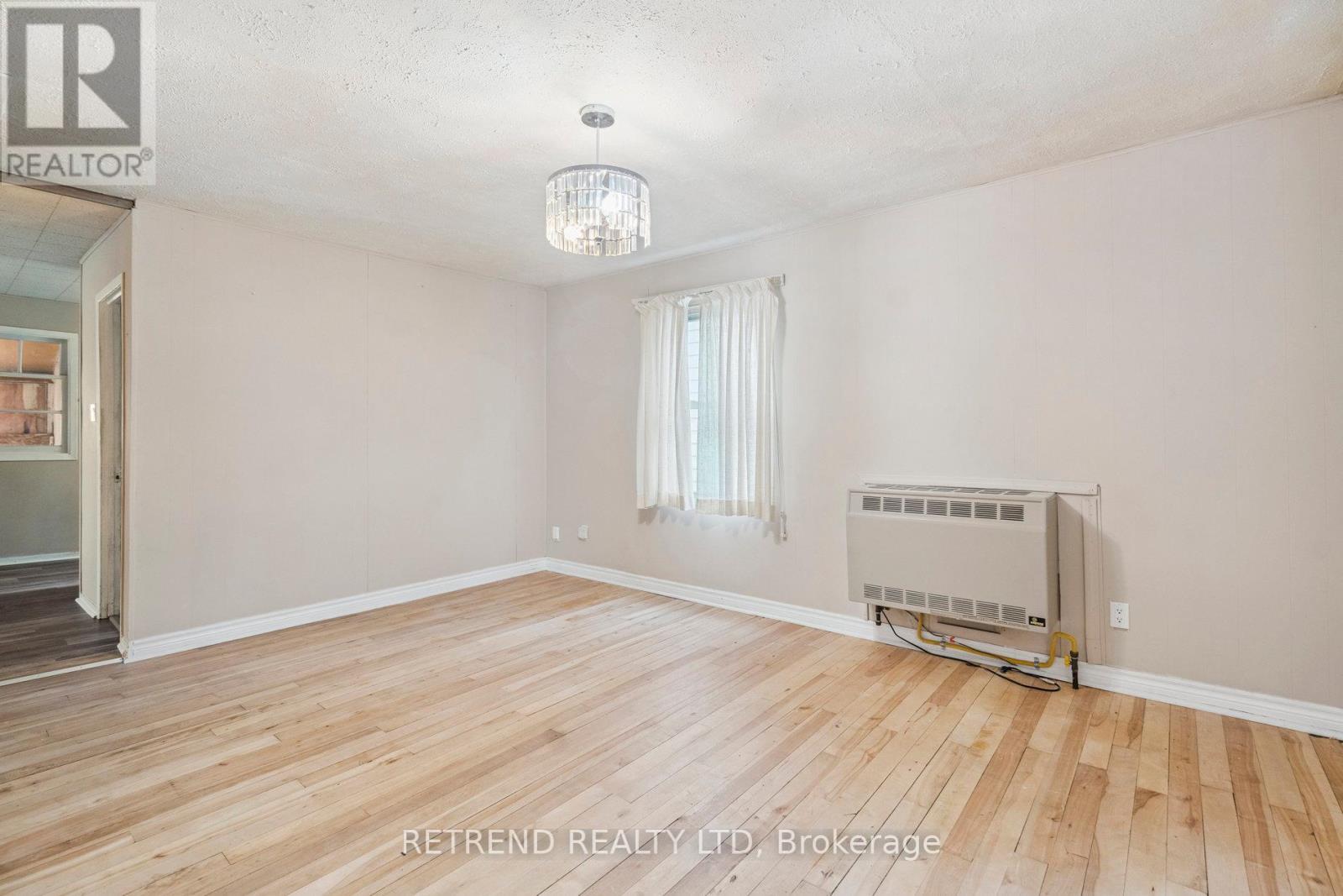 78 Eighth Avenue, Brantford, Ontario  L4X 2R6 - Photo 12 - X12395950