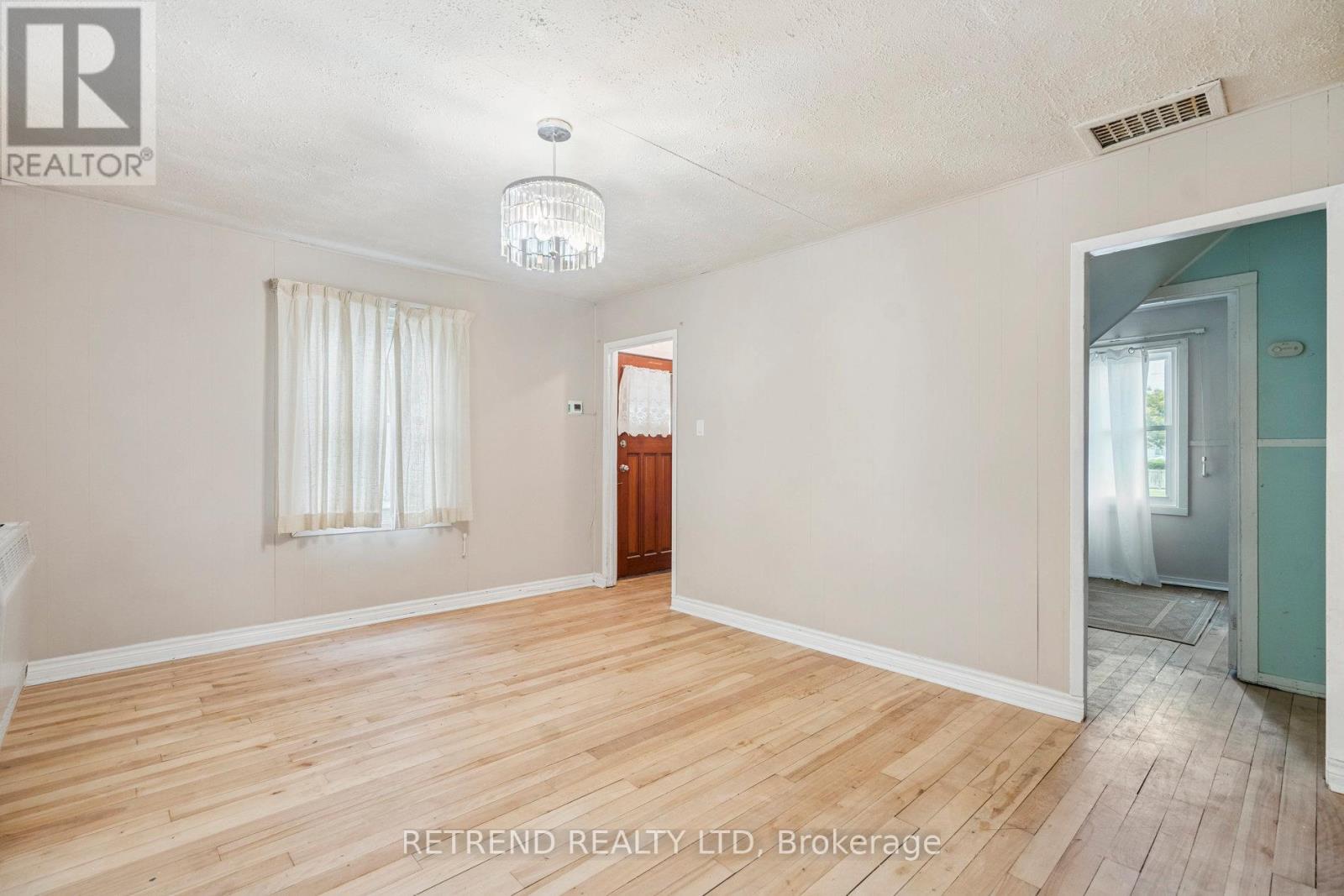 78 Eighth Avenue, Brantford, Ontario  L4X 2R6 - Photo 14 - X12395950