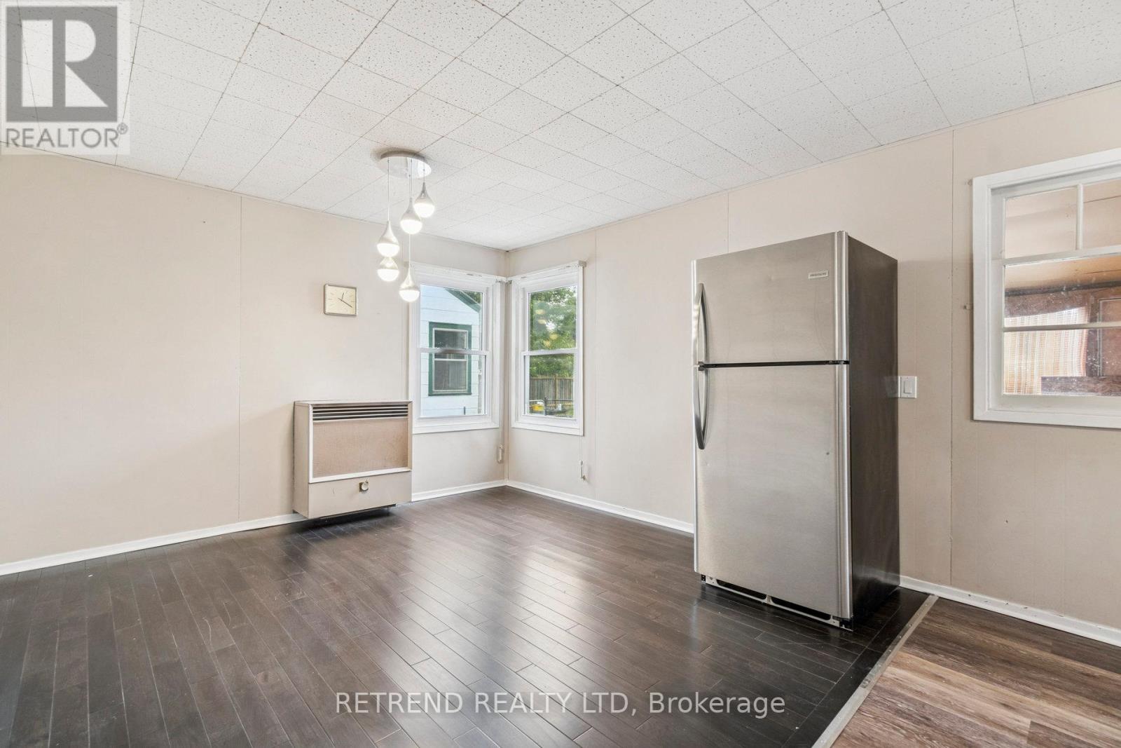 78 Eighth Avenue, Brantford, Ontario  L4X 2R6 - Photo 15 - X12395950