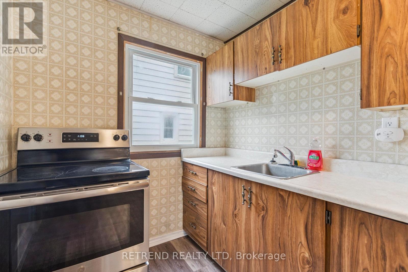78 Eighth Avenue, Brantford, Ontario  L4X 2R6 - Photo 20 - X12395950