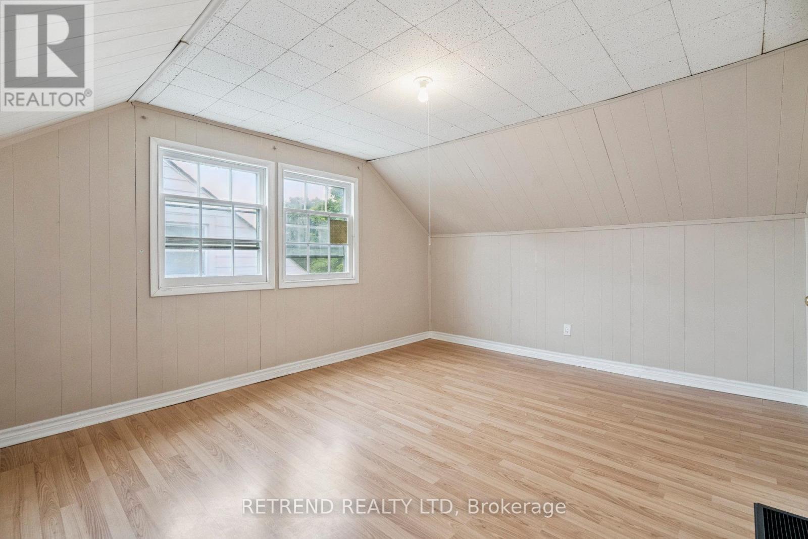 78 Eighth Avenue, Brantford, Ontario  L4X 2R6 - Photo 28 - X12395950