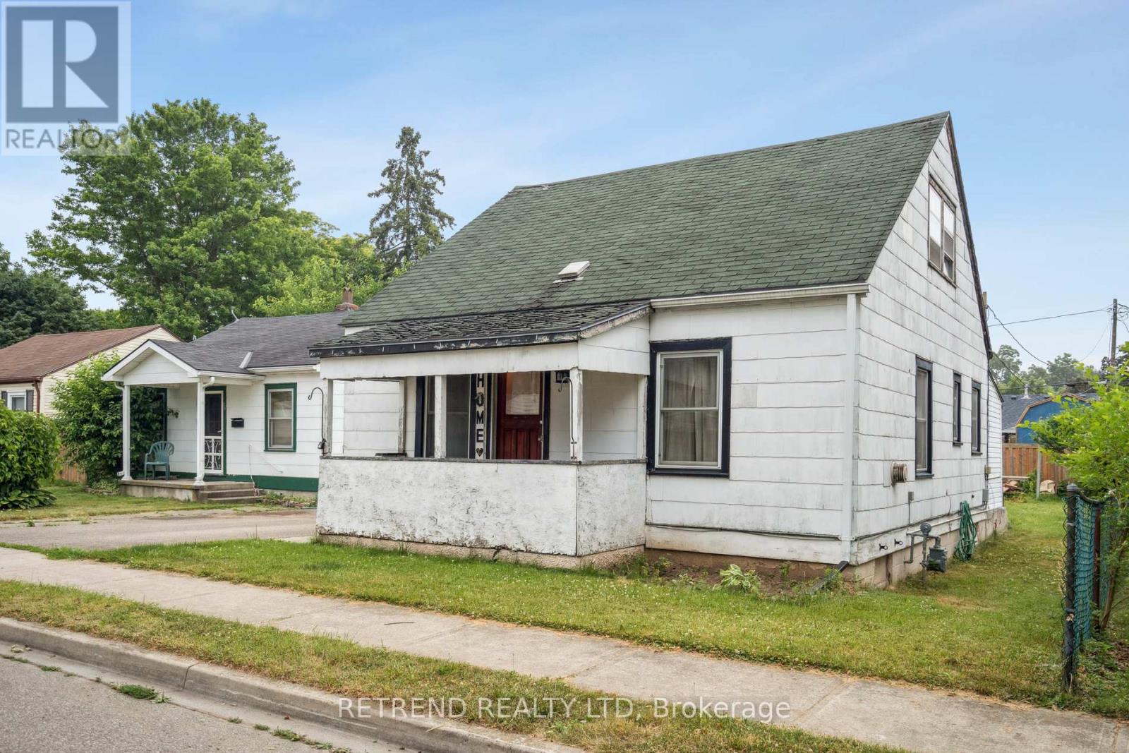 78 Eighth Avenue, Brantford, Ontario  L4X 2R6 - Photo 3 - X12395950