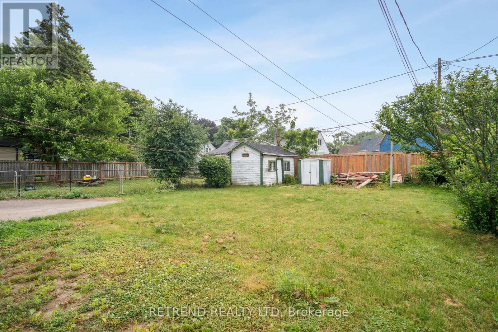 78 Eighth Avenue, Brantford, Ontario  L4X 2R6 - Photo 4 - X12395950