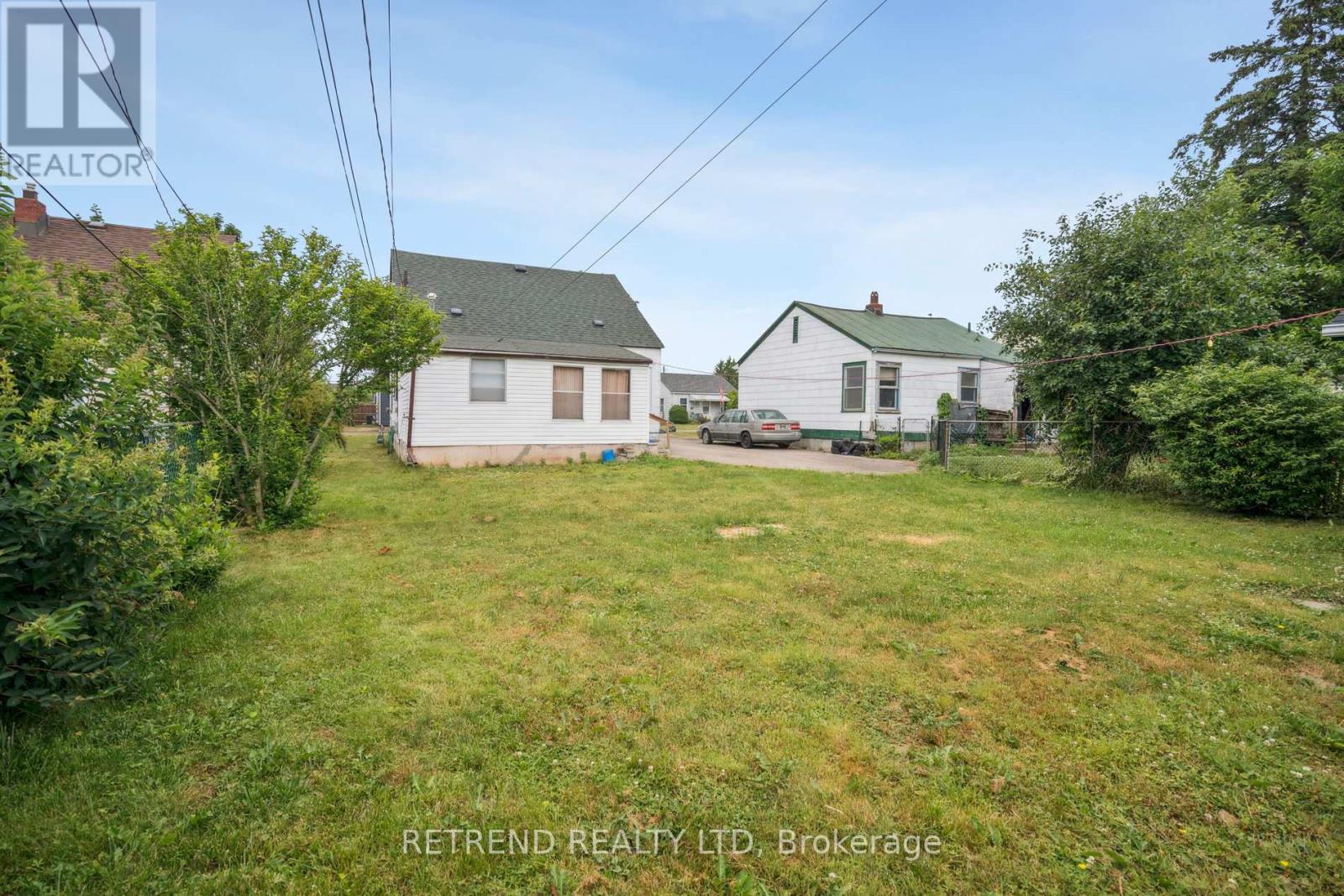 78 Eighth Avenue, Brantford, Ontario  L4X 2R6 - Photo 5 - X12395950