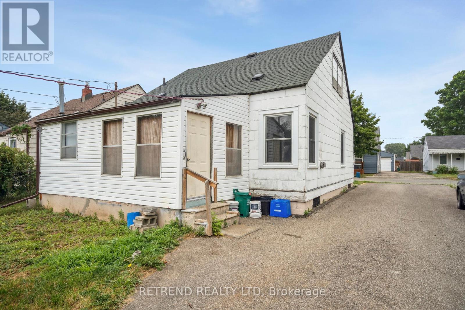 78 Eighth Avenue, Brantford, Ontario  L4X 2R6 - Photo 9 - X12395950