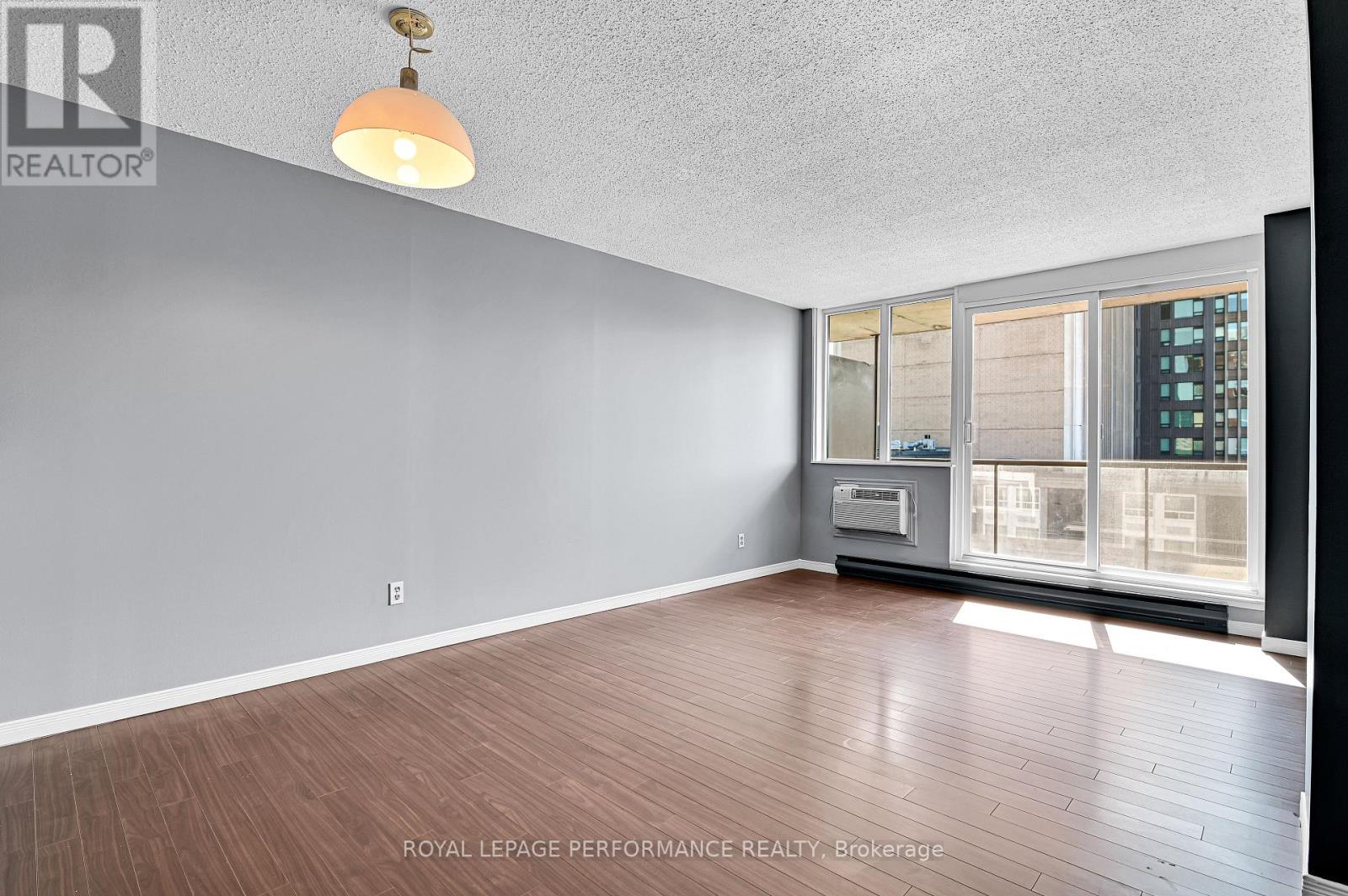 501 - 154 Nelson Street, Ottawa, Ontario  K1N 7R5 - Photo 11 - X12395970