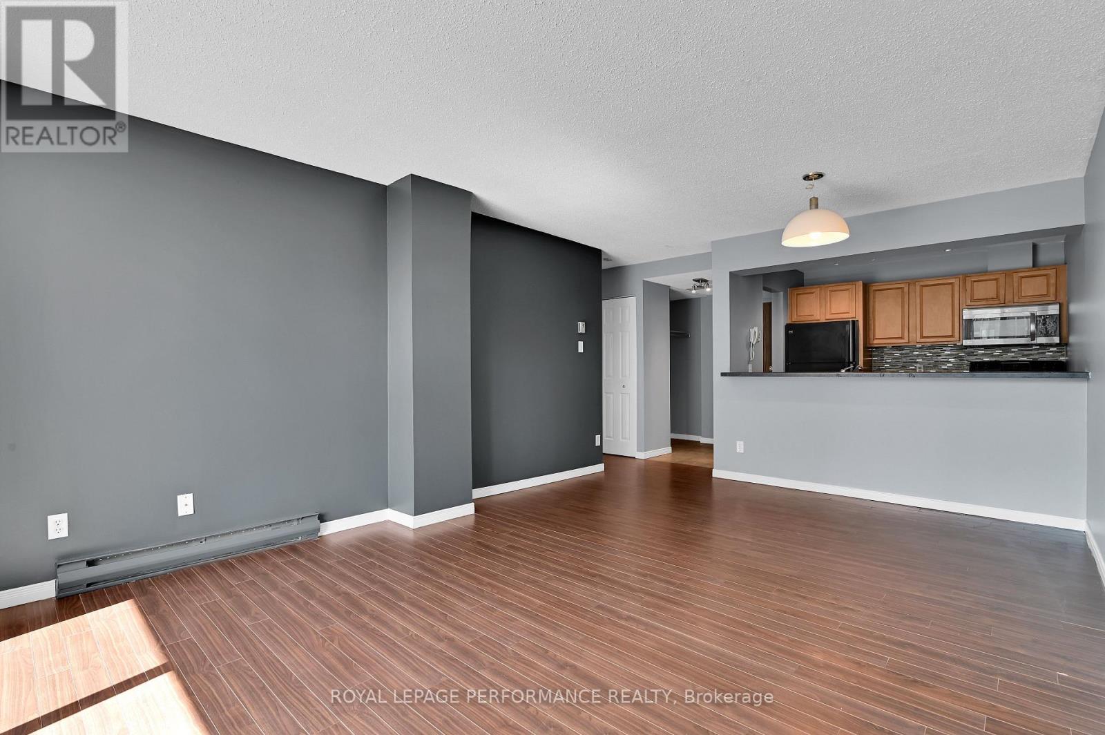501 - 154 Nelson Street, Ottawa, Ontario  K1N 7R5 - Photo 13 - X12395970