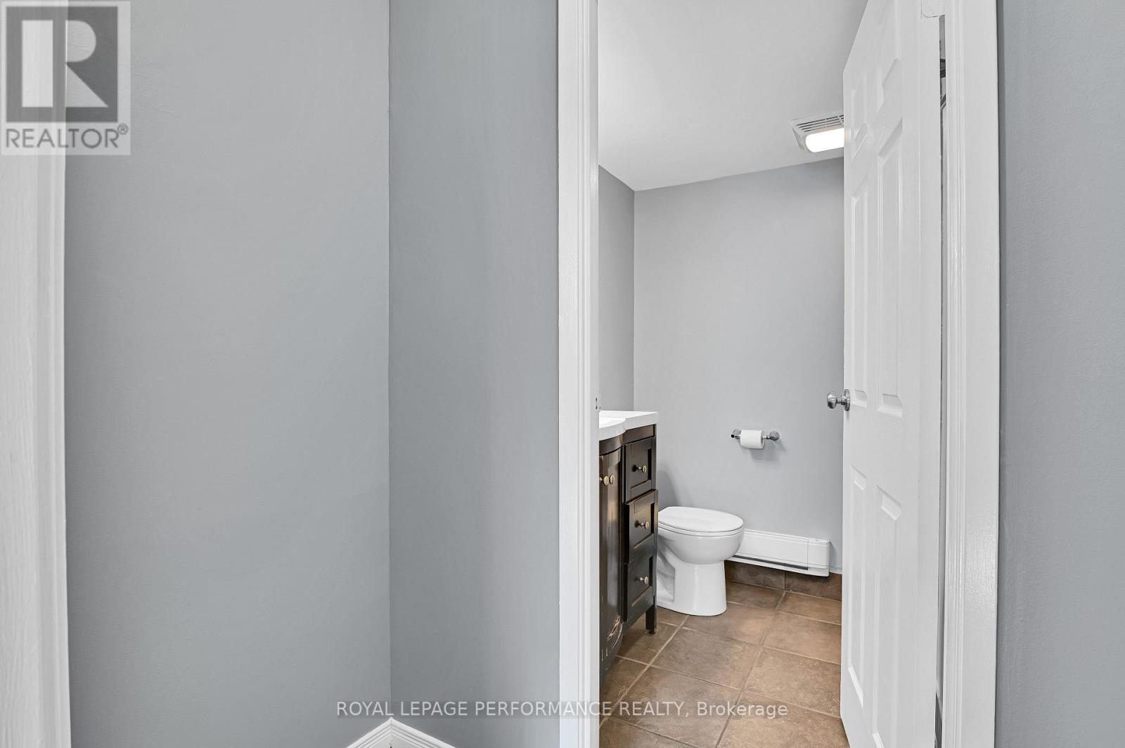 501 - 154 Nelson Street, Ottawa, Ontario  K1N 7R5 - Photo 20 - X12395970