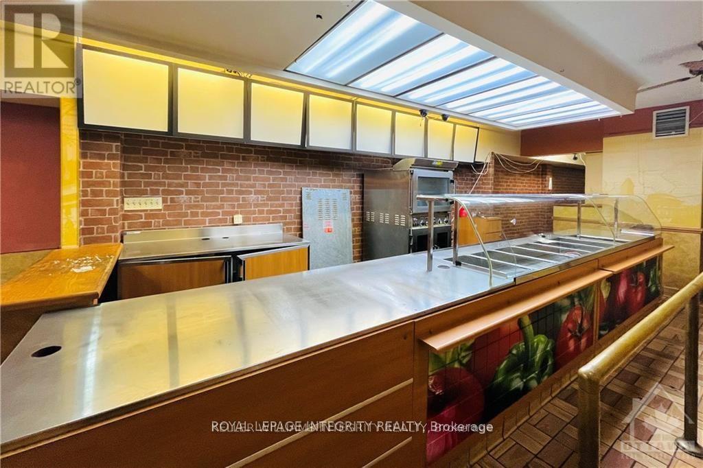 1 - 248 Bank Street, Ottawa, Ontario  K2P 1X4 - Photo 5 - X12395983