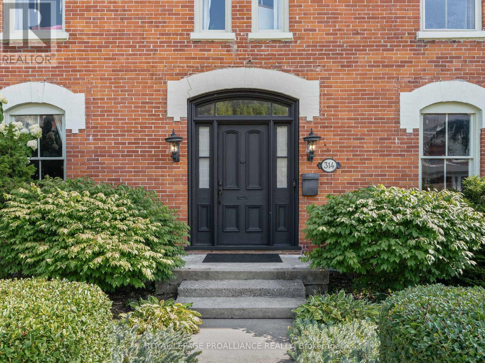 314 George Street, Cobourg, Ontario  K9A 3M1 - Photo 3 - X12381752