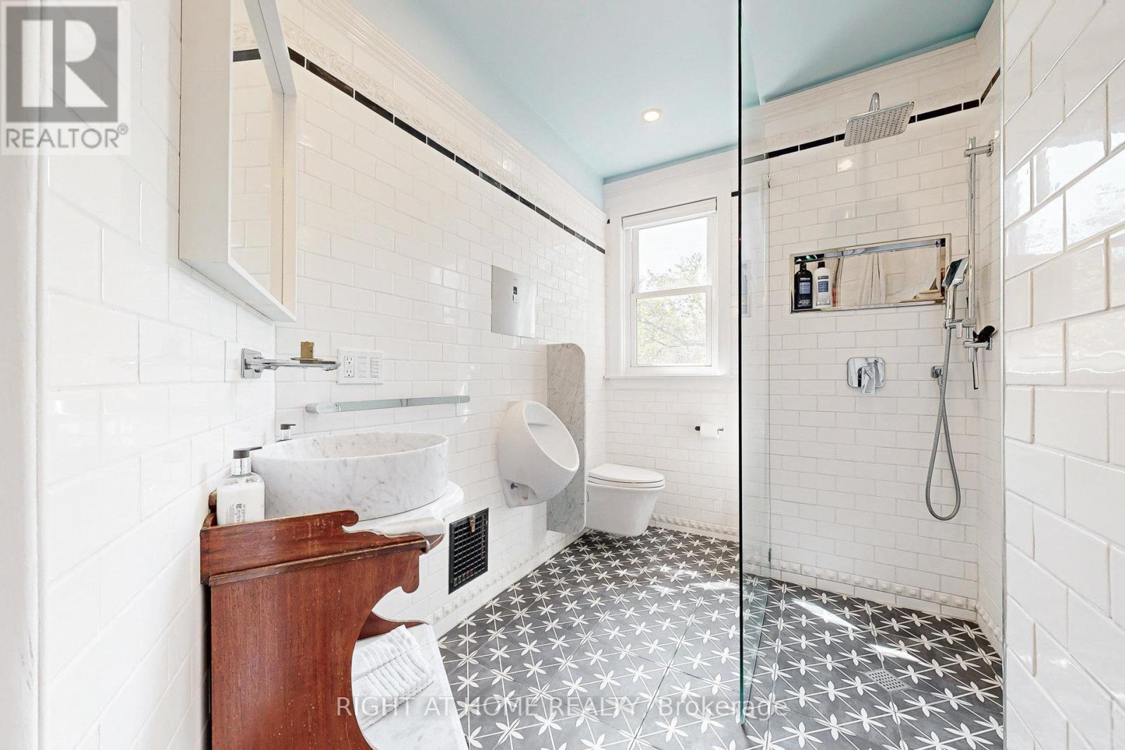 440 Sackville Street, Toronto, Ontario  M4X 1T2 - Photo 21 - C12395986