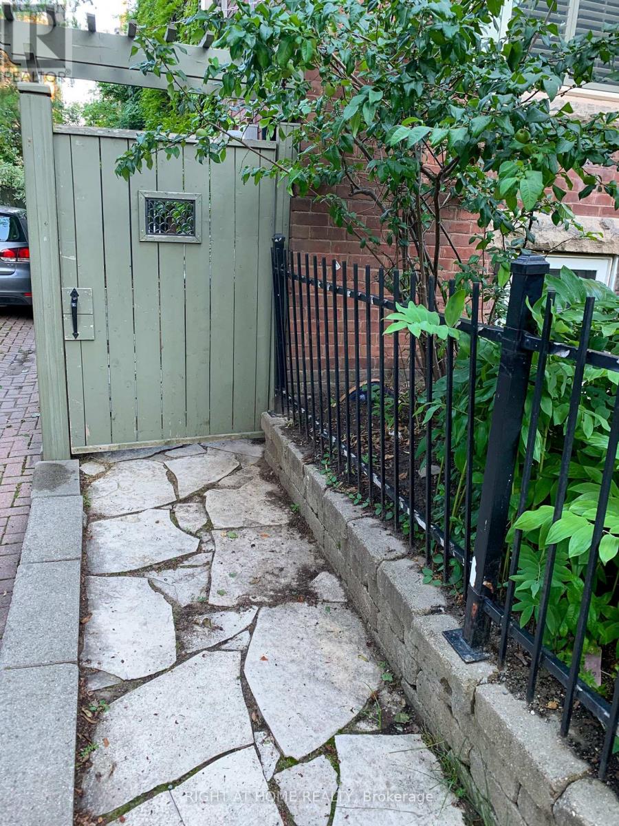 440 Sackville Street, Toronto, Ontario  M4X 1T2 - Photo 37 - C12395986