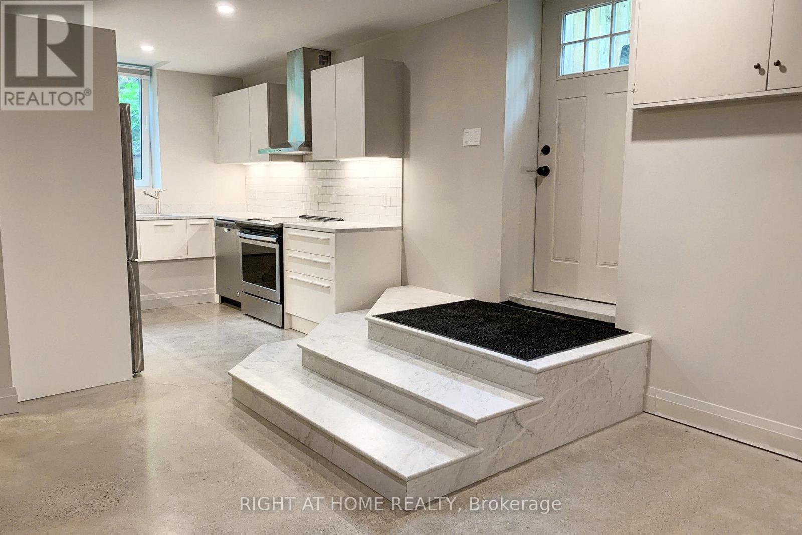 440 Sackville Street, Toronto, Ontario  M4X 1T2 - Photo 38 - C12395986