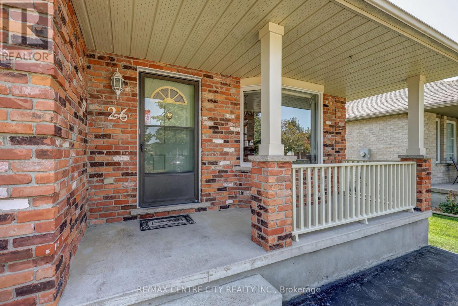26 Sifton Drive, St. Thomas, Ontario  N5R 6C7 - Photo 3 - X12395603