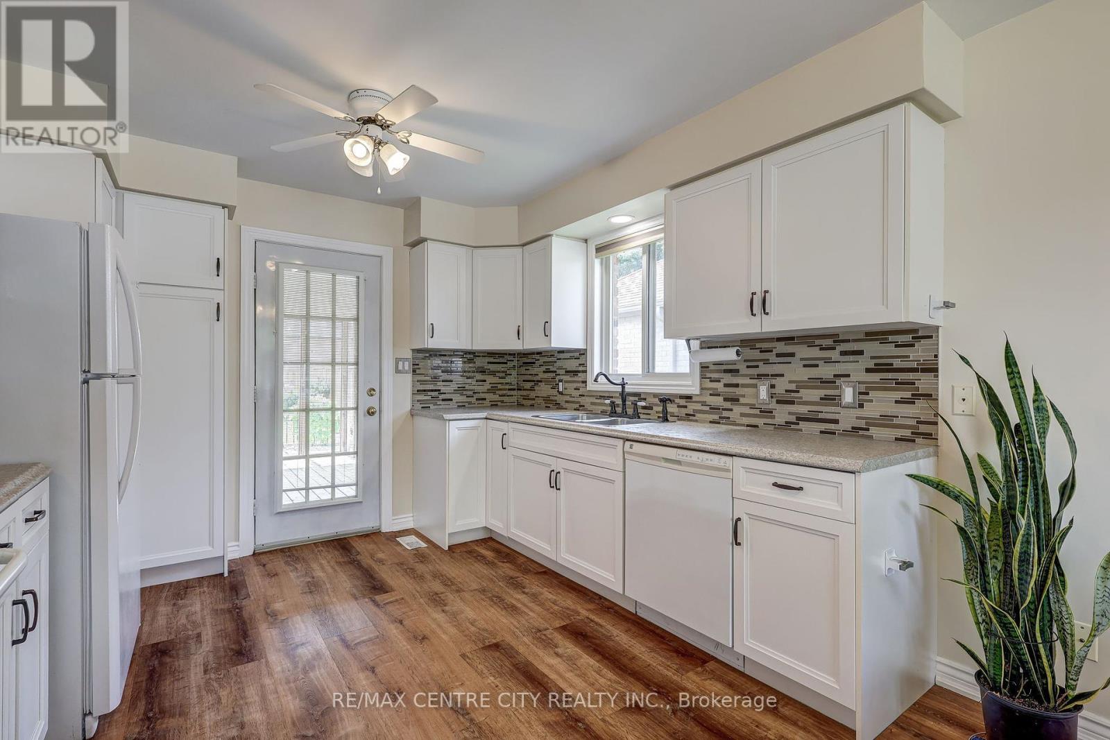 26 Sifton Drive, St. Thomas, Ontario  N5R 6C7 - Photo 9 - X12395603