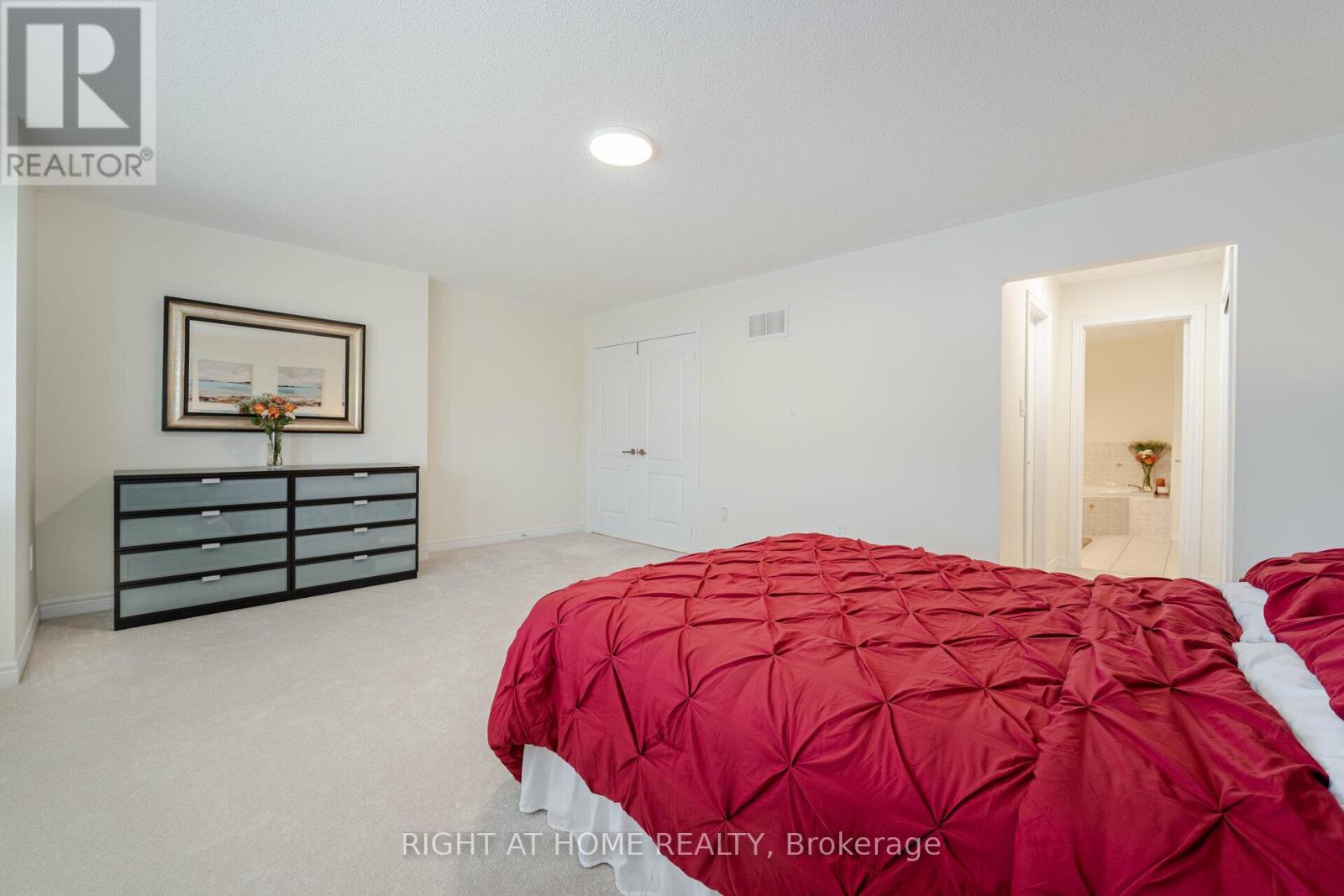 122 Fletchers Creek Boulevard, Brampton (Fletcher's Creek Village), Ontario  L6X 4V3 - Photo 27 - W12395965