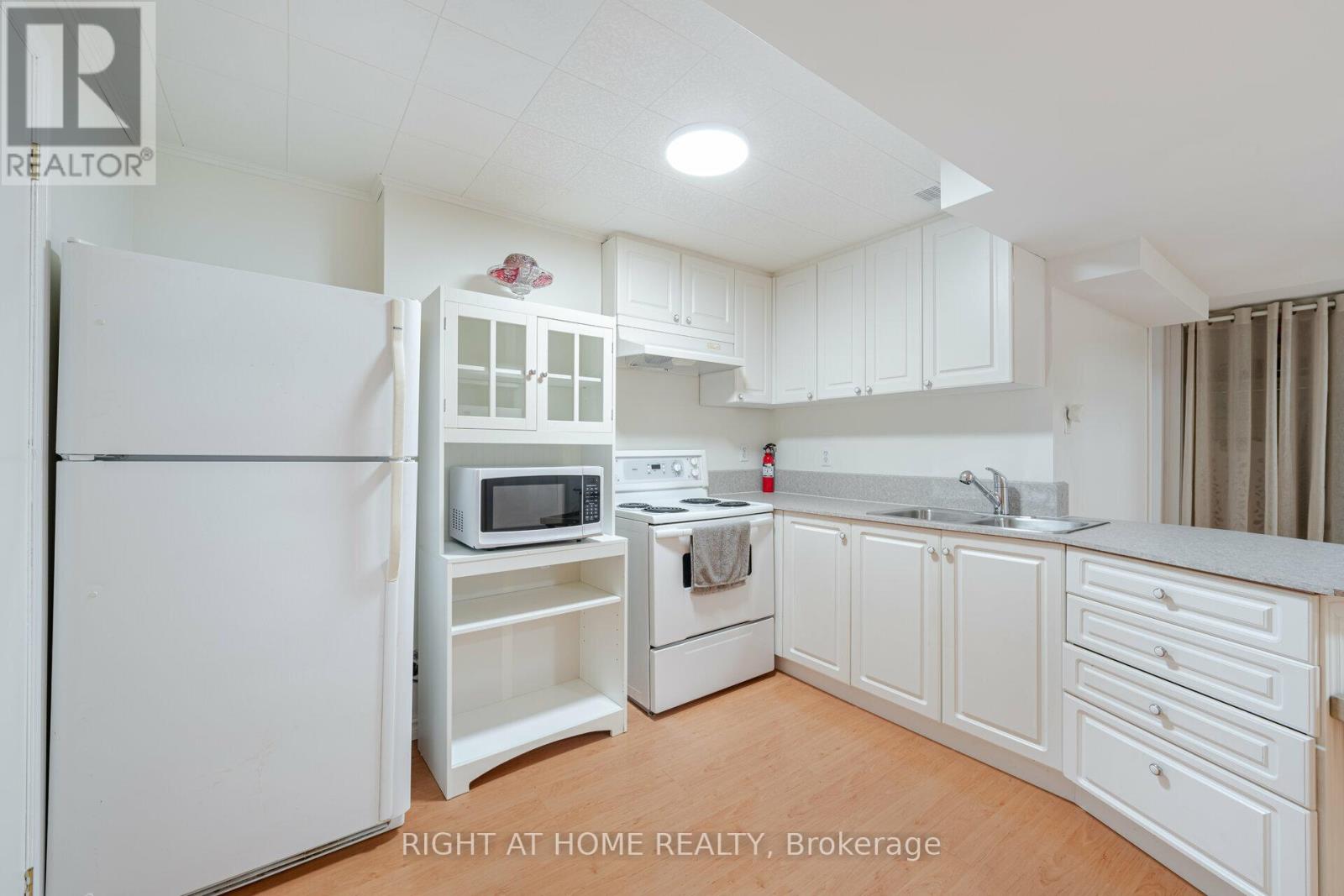 122 Fletchers Creek Boulevard, Brampton (Fletcher's Creek Village), Ontario  L6X 4V3 - Photo 47 - W12395965